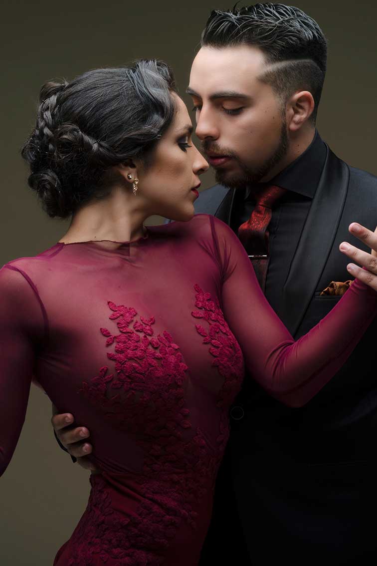Jonathan Saavedra & Clarisa Aragón